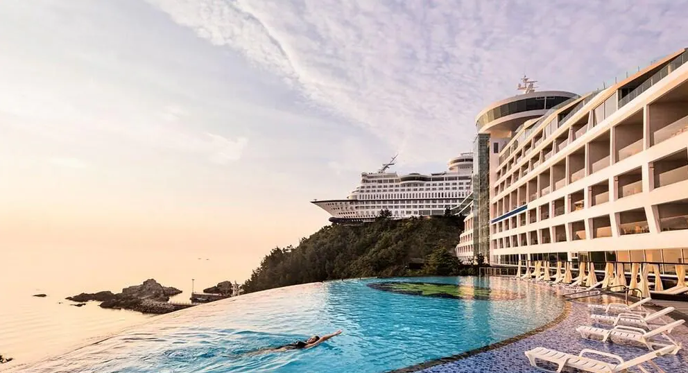 Sun Cruise resort & Yacht
