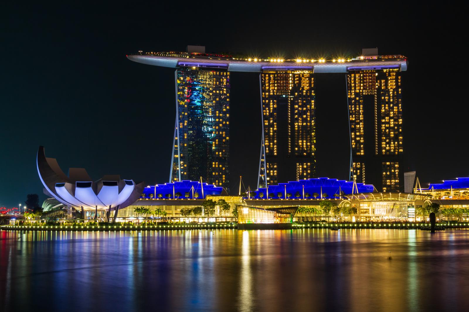 Widok na Marina Bay - jedną z atrakcji w Singapurze